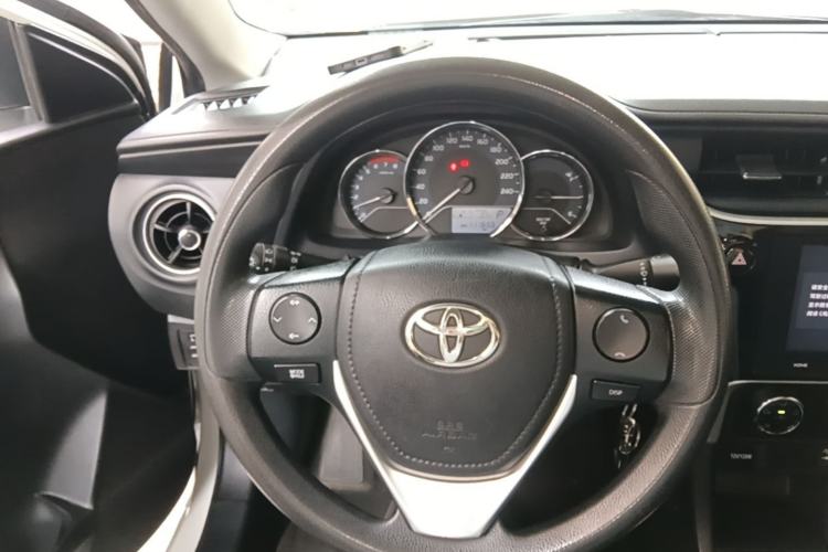 Used Toyota Levin 2017 Revised 185T CVT Elite Edition China V Standard Steering Wheel
