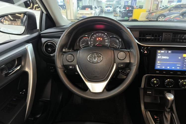 Used Toyota Levin 2017 Revised 185T CVT Elite Edition China V Standard Steering Wheel