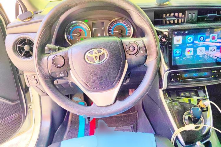 Used Toyota Levin 2017 Revised Dual-Engine 1.8H GS E-CVT Elite Sunroof Version China V Standard Steering Wheel