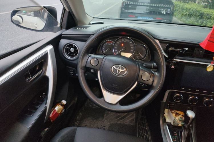 Used Toyota Levin 2017 Revised 185T CVT Elite Edition China V Standard Steering Wheel