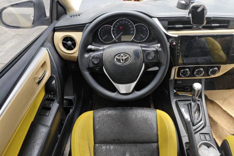 Used Toyota Levin 2017 Revised Version 185T CVT New Sharp Edition China V Standard Steering Wheel