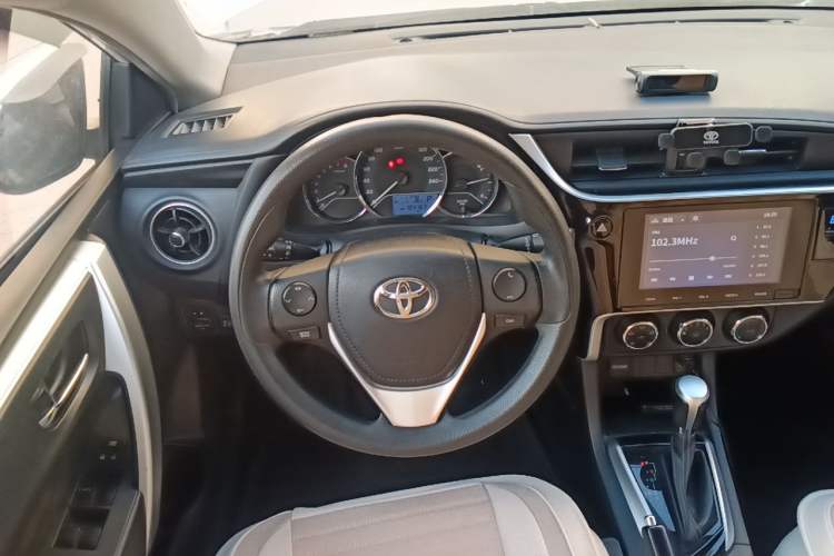 Used Toyota Levin 2017 Revised 185T CVT Elite Edition China V Standard Steering Wheel