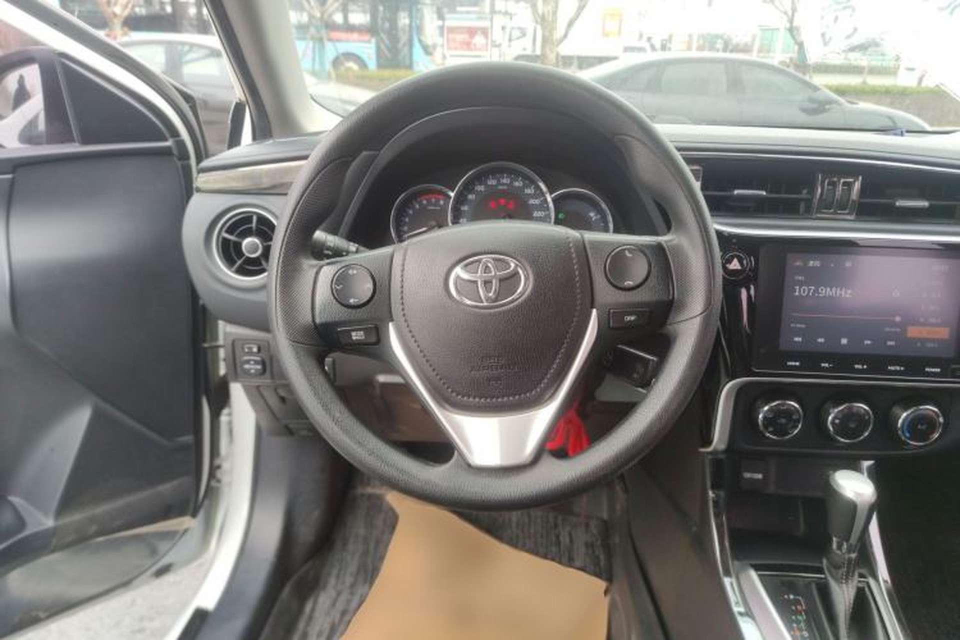 Used Toyota Levin 2017 Revised 185T CVT Leading Edition China V Standard Steering Wheel