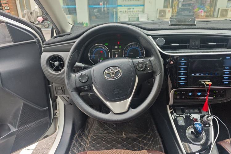 Used Toyota Levin 2017 Revised Dual-Engine 1.8H GS E-CVT Elite Sunroof Version China V Standard Steering Wheel