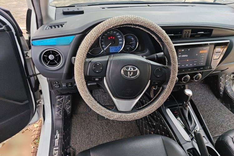 Used Toyota Levin 2017 Revised 185T CVT Elite Edition China V Standard Steering Wheel