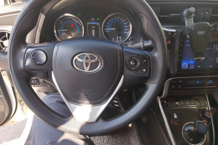 Used Toyota Levin 2017 Revised Dual-Engine 1.8H GS E-CVT Elite Sunroof Version China V Standard Steering Wheel