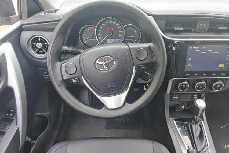 Used Toyota Levin 2017 Revised 185T CVT Elite Edition China V Standard Steering Wheel