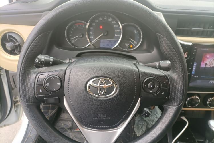 Used Toyota Levin 2017 Revised Version 185T CVT New Sharp Edition China V Standard Steering Wheel