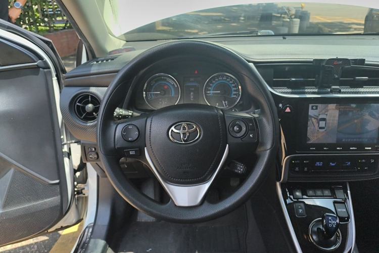 Used Toyota Levin 2017 Revised Dual-Engine 1.8H GS E-CVT Elite Sunroof Version China V Standard Steering Wheel
