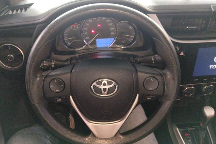 Used Toyota Levin 2017 Revised 185T CVT Elite Edition China V Standard Steering Wheel