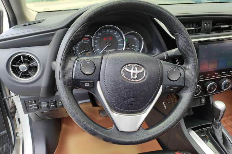 Used Toyota Levin 2017 Revised Version 185T CVT Elite Edition China VI Standard Steering Wheel
