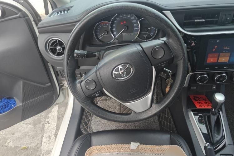 Used Toyota Levin 2017 Revised 185T CVT Elite Edition China V Standard Steering Wheel