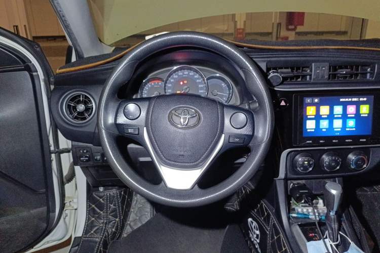 Used Toyota Levin 2017 Revised 185T CVT Elite Edition China V Standard Steering Wheel