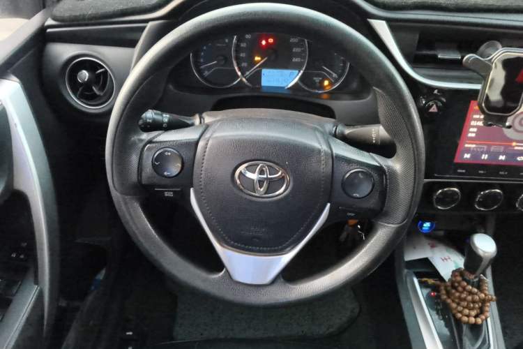 Used Toyota Levin 2017 Revised 185T CVT Elite Edition China V Standard Steering Wheel