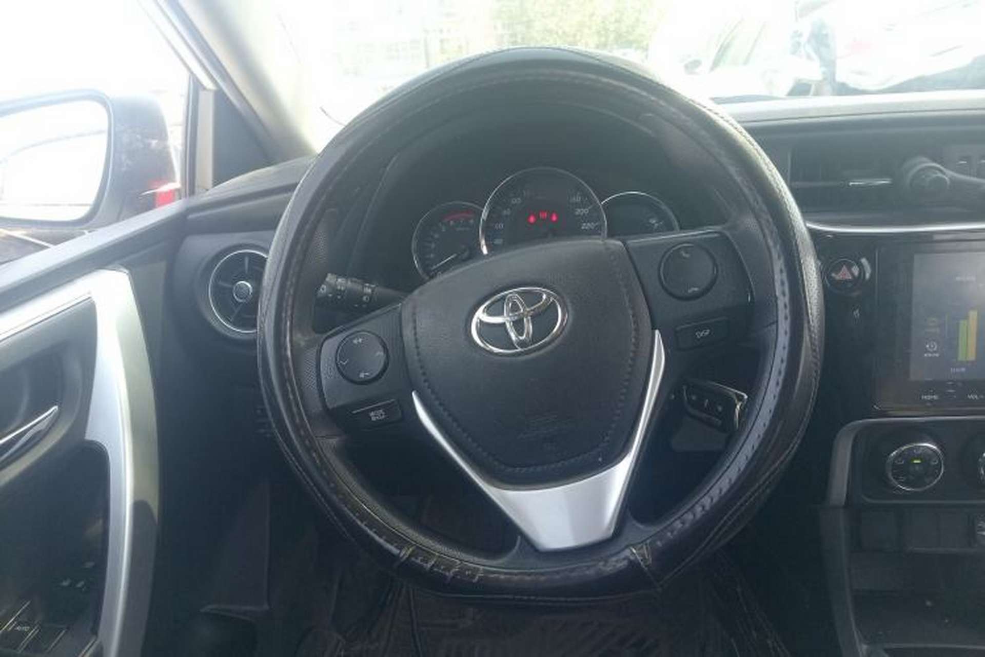Used Toyota Levin 2017 Revised 185T CVT Elite Edition China V Standard Steering Wheel