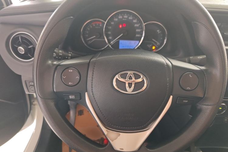 Used Toyota Levin 2017 Revised 185T CVT Elite Edition China V Standard Steering Wheel
