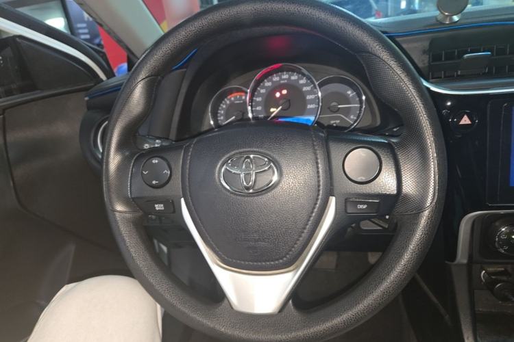 Used Toyota Levin 2017 Revised 185T CVT Elite Edition China V Standard Steering Wheel
