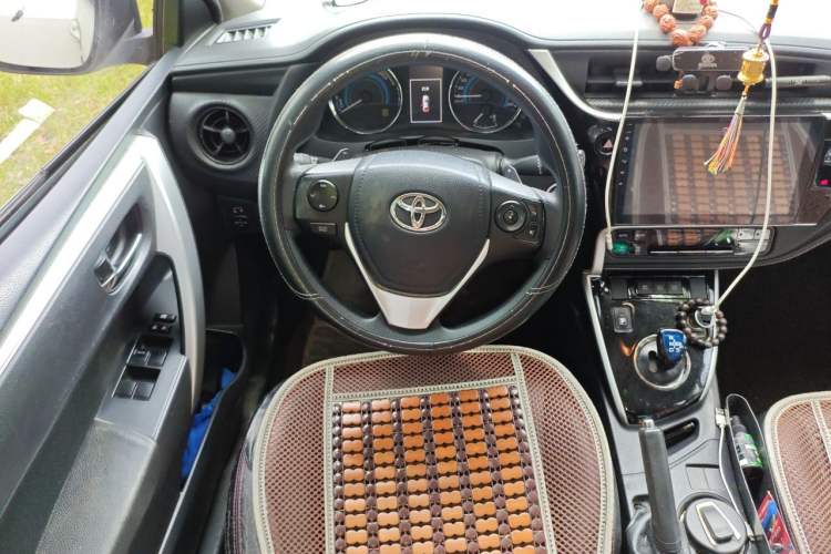 Used Toyota Levin 2017 Revised Dual-Engine 1.8H GS E-CVT Elite Sunroof Version China V Standard Steering Wheel