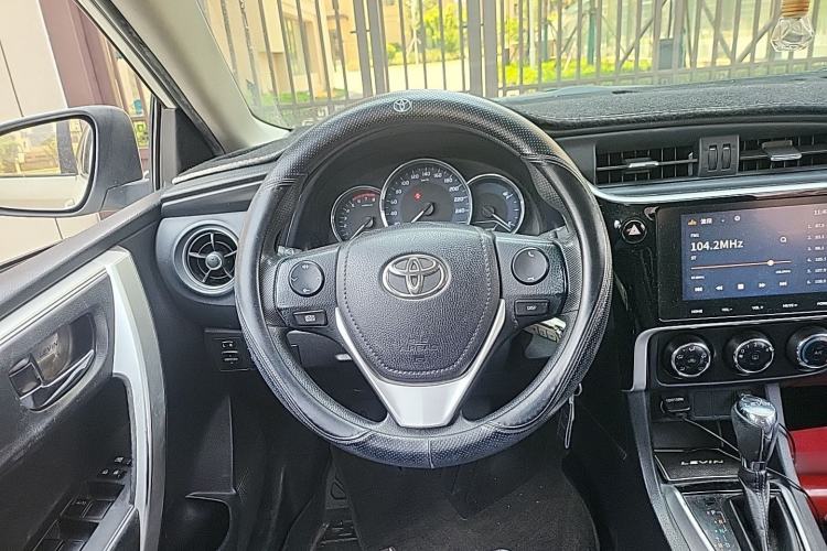 Used Toyota Levin 2017 Revised 185T CVT Elite Edition China V Standard Steering Wheel
