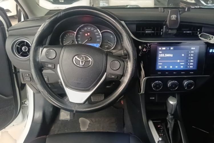Used Toyota Levin 2017 Revised 185T CVT Elite Edition China V Standard Steering Wheel