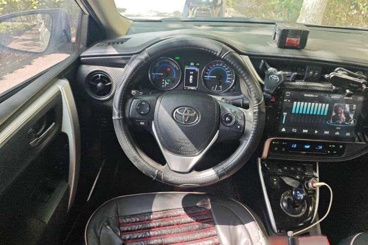 Used Toyota Levin 2017 Revised Dual-Engine 1.8H GS E-CVT Elite Sunroof Version China V Standard Steering Wheel