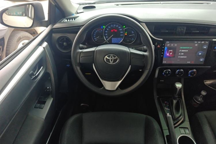 Used Toyota Levin 2017 Revised Version 185T CVT New Sharp Edition China V Standard Steering Wheel
