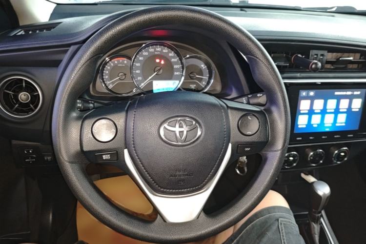 Used Toyota Levin 2017 Revised 185T CVT Elite Edition China V Standard Steering Wheel