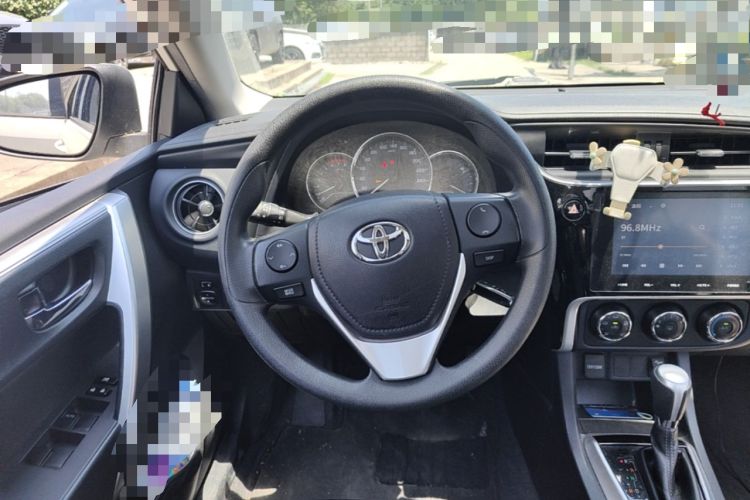 Used Toyota Levin 2017 Revised 185T CVT Elite Edition China V Standard Steering Wheel