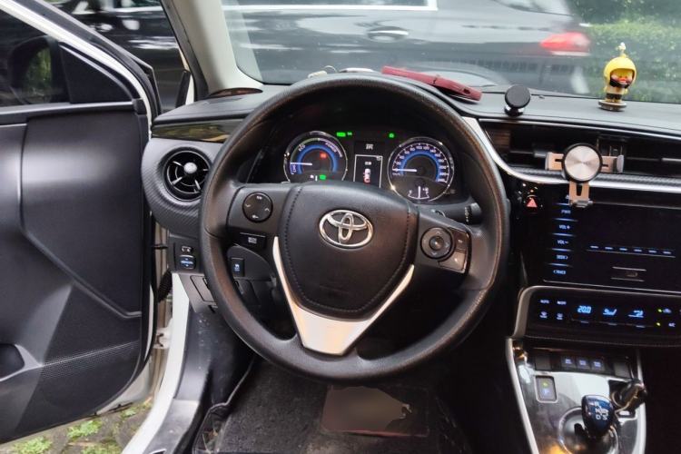 Used Toyota Levin 2017 Revised Dual-Engine 1.8H GS E-CVT Elite Sunroof Version China V Standard Steering Wheel