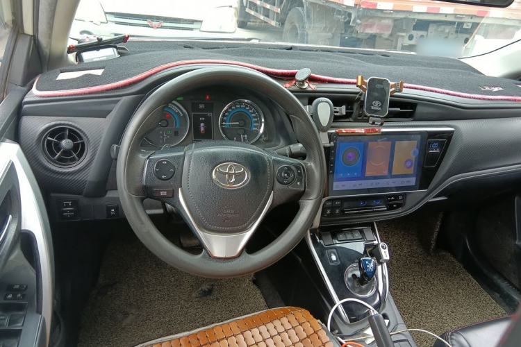 Used Toyota Levin 2017 Revised Dual-Engine 1.8H GS E-CVT Elite Sunroof Version China V Standard Steering Wheel