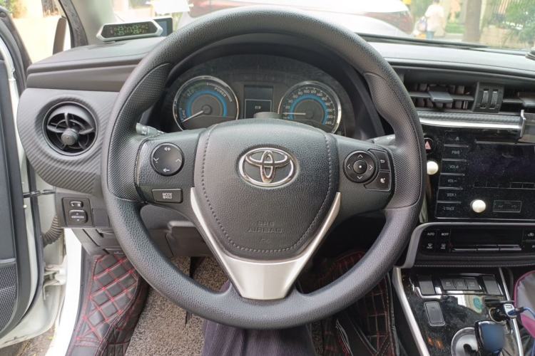 Used Toyota Levin 2017 Revised Dual-Engine 1.8H GS E-CVT Elite Sunroof Version China V Standard Steering Wheel