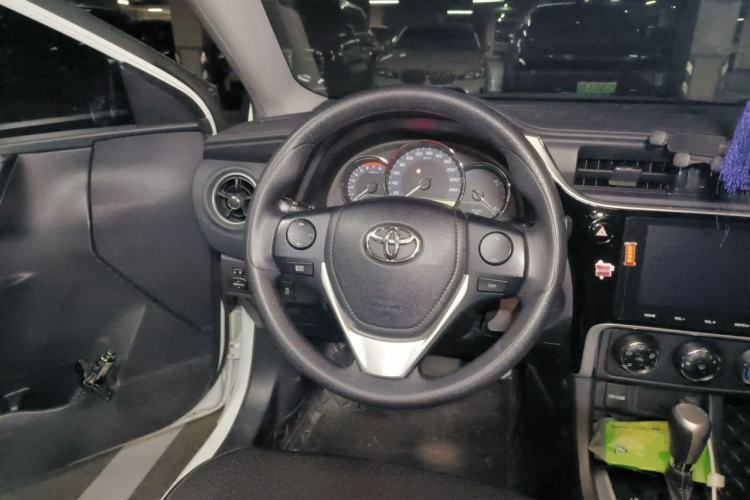 Used Toyota Levin 2017 Revised 185T CVT Elite Edition China V Standard Steering Wheel