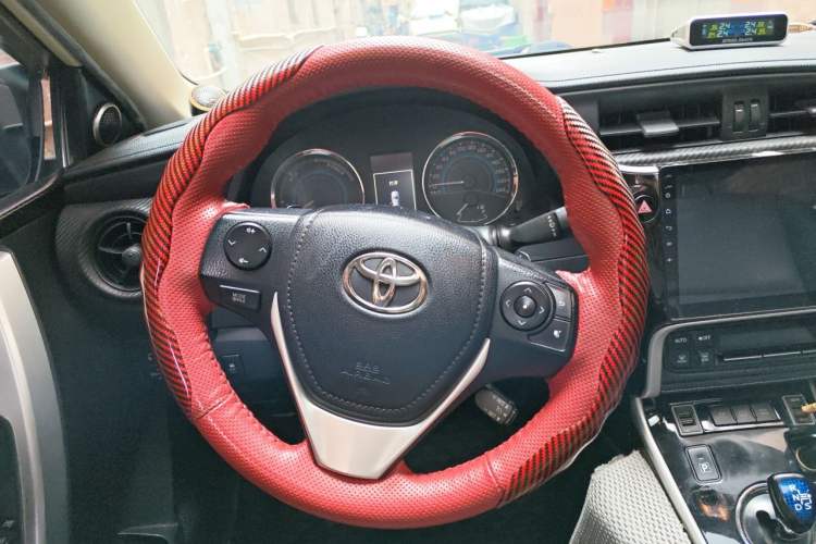 Used Toyota Levin 2017 Revised Dual-Engine 1.8H GS E-CVT Elite Sunroof Version China V Standard Steering Wheel