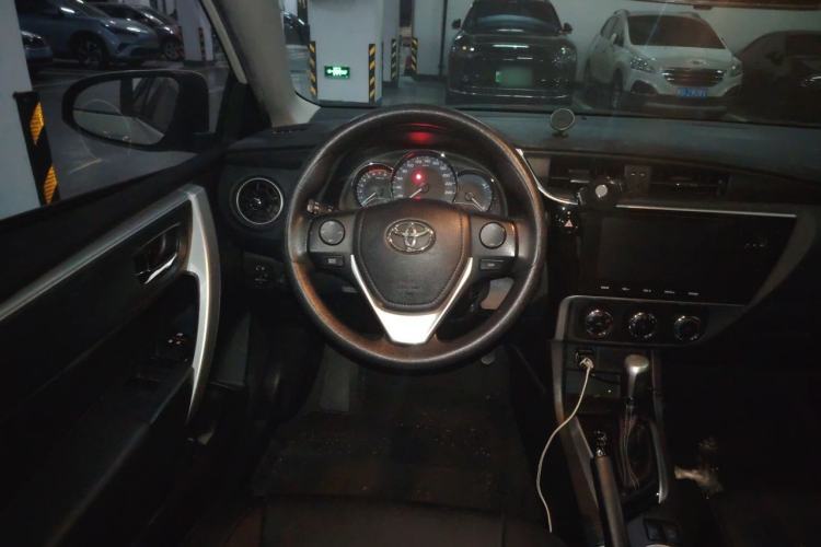 Used Toyota Levin 2017 Revised 185T CVT Elite Edition China V Standard Steering Wheel
