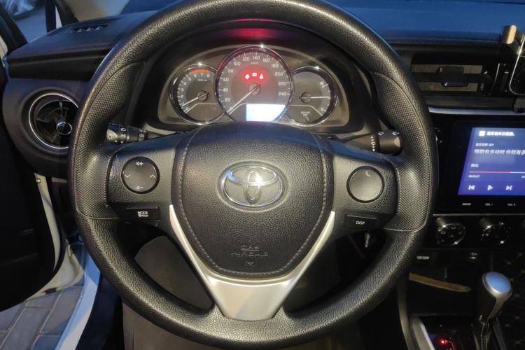 Used Toyota Levin 2017 Revised 185T CVT Elite Edition China V Standard Steering Wheel