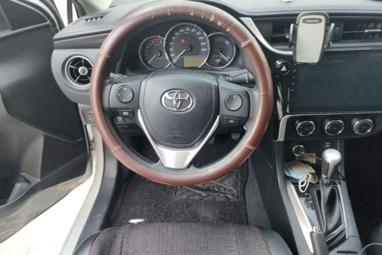 Used Toyota Levin 2017 Revised 185T CVT Elite Edition China V Standard Steering Wheel