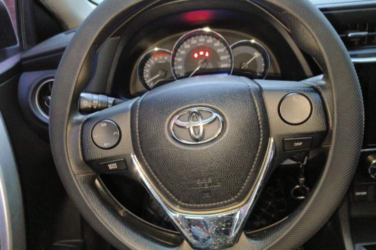 Used Toyota Levin 2017 Revised 185T CVT Elite Edition China V Standard Steering Wheel