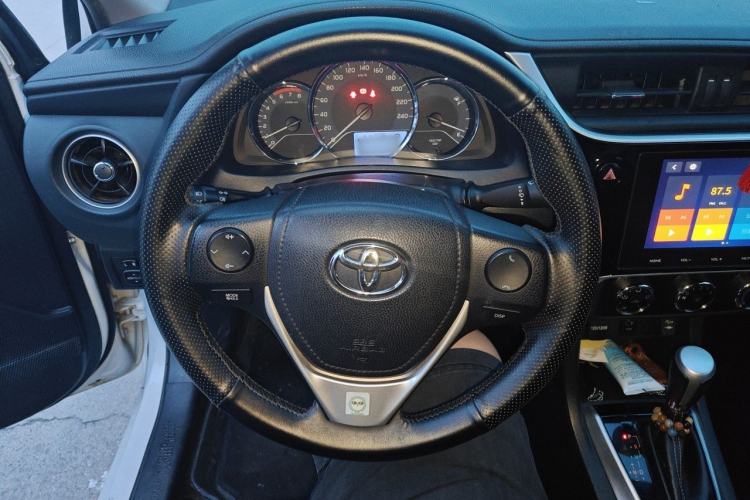 Used Toyota Levin 2017 Revised 185T CVT Elite Edition China V Standard Steering Wheel