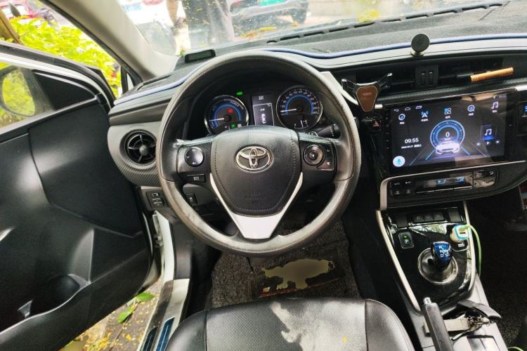 Used Toyota Levin 2017 Revised Dual-Engine 1.8H GS E-CVT Elite Sunroof Version China V Standard Steering Wheel
