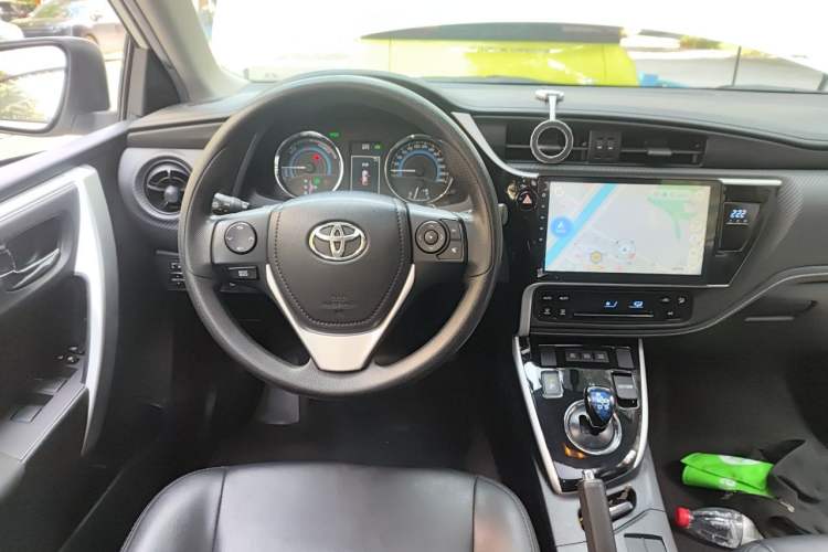 Used Toyota Levin 2017 Revised Dual-Engine 1.8H GS E-CVT Elite Sunroof Version China V Standard Steering Wheel