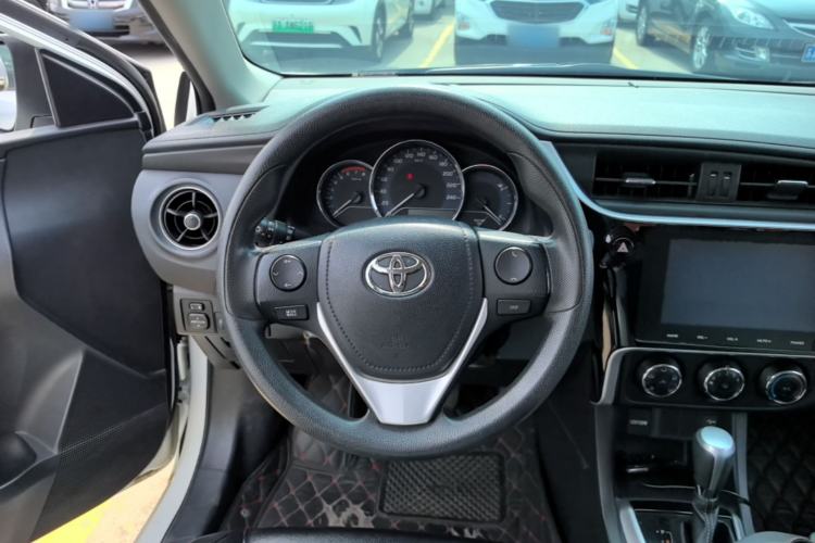 Used Toyota Levin 2017 Revised 185T CVT Elite Edition China V Standard Steering Wheel