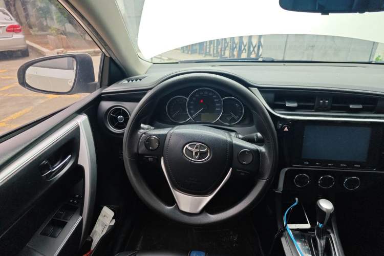 Used Toyota Levin 2017 Revised Version 185T CVT Elite Edition China VI Standard Steering Wheel