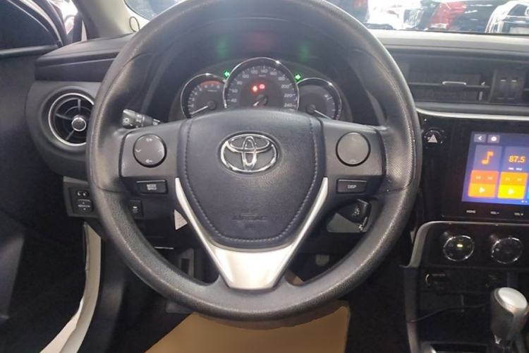 Used Toyota Levin 2017 Revised 185T CVT Elite Edition China V Standard Steering Wheel