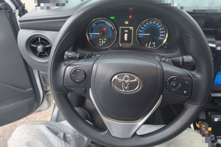Used Toyota Levin 2017 Revised Dual-Engine 1.8H GS E-CVT Elite Sunroof Version China V Standard Steering Wheel