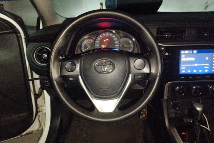 Used Toyota Levin 2017 Revised 185T CVT Elite Edition China V Standard Steering Wheel
