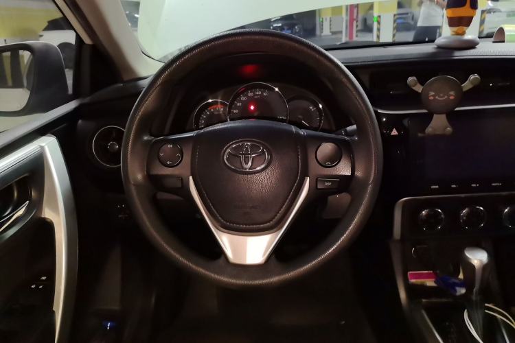 Used Toyota Levin 2017 Revised 185T CVT Elite Edition China V Standard Steering Wheel