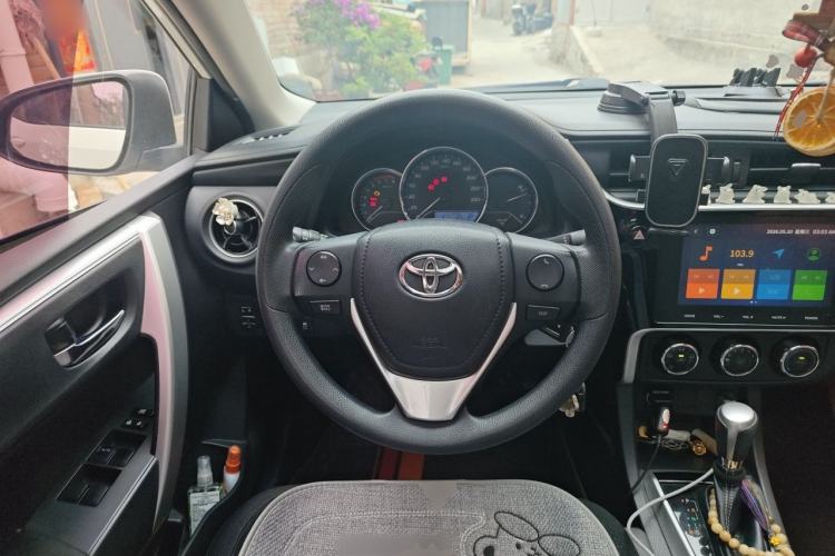 Used Toyota Levin 2017 Revised 185T CVT Elite Edition China V Standard Steering Wheel