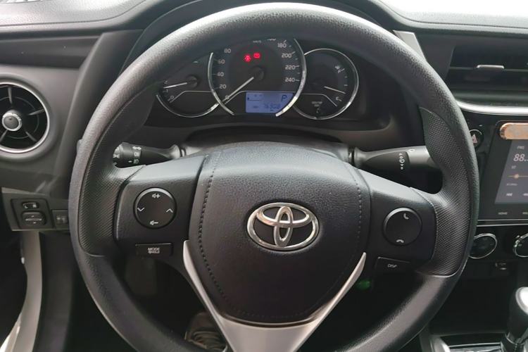 Used Toyota Levin 2017 Revised 185T CVT Elite Edition China V Standard Steering Wheel
