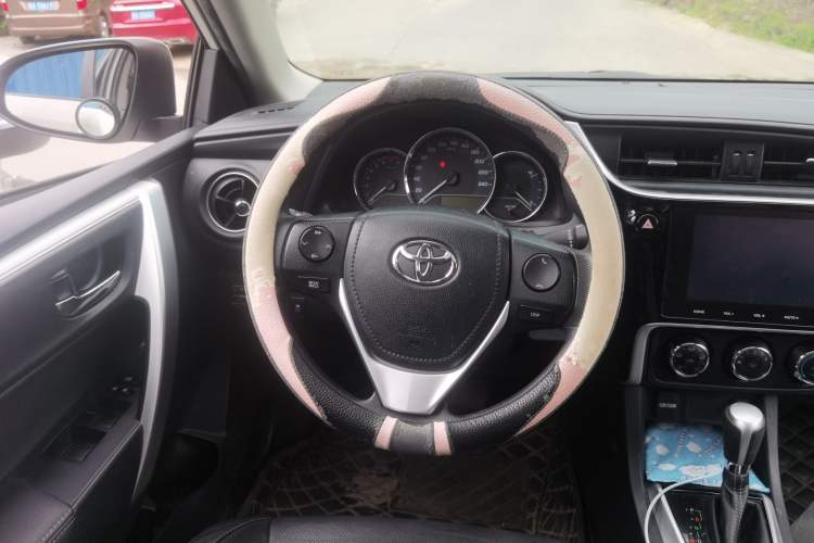 Used Toyota Levin 2017 Revised 185T CVT Leading Edition China V Standard Steering Wheel