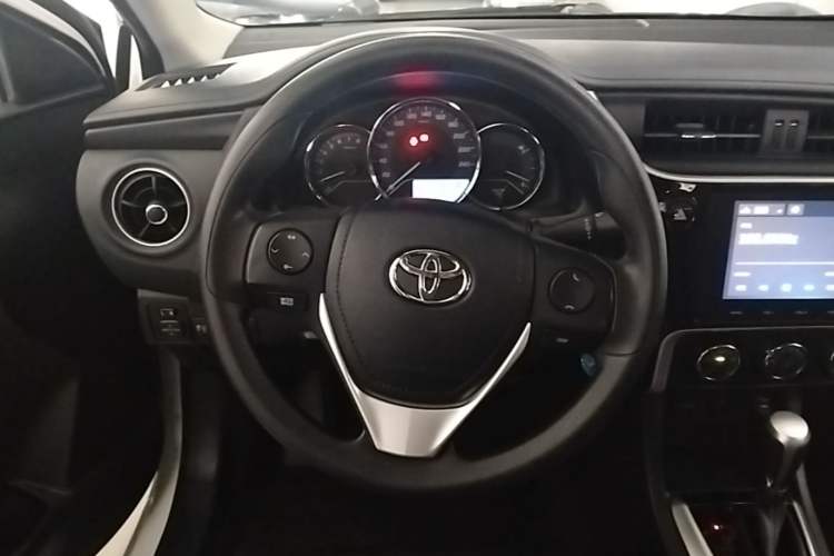 Used Toyota Levin 2017 Revised 185T CVT Elite Edition China V Standard Steering Wheel